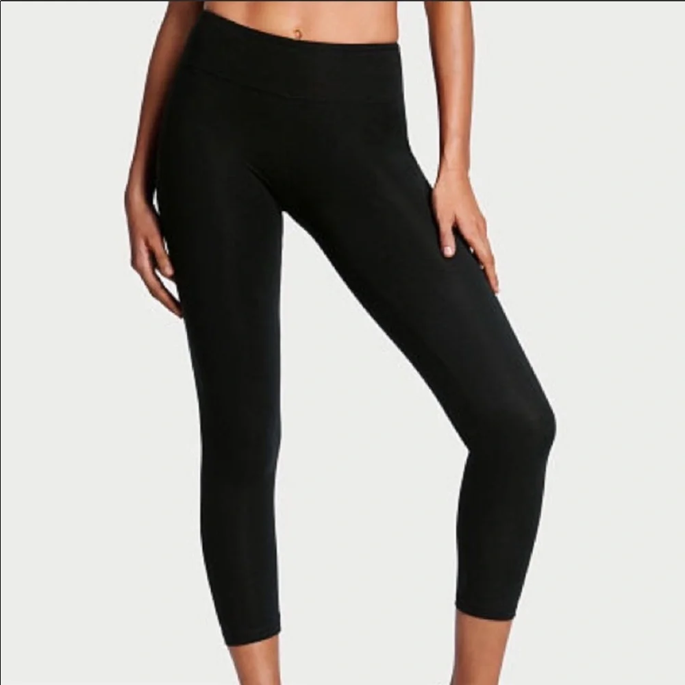 NWT Victoria’s Secret: Extra Small Black Sheer Knockout Workout Tights